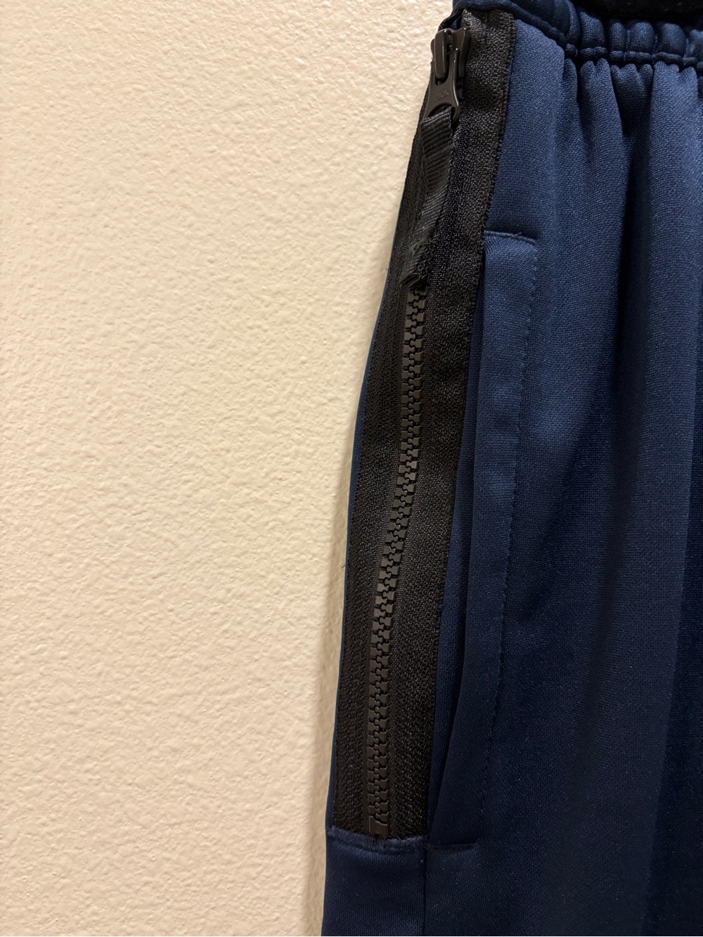 NIKE THERMA DRI FIT Basketball Pants - Picture 7 of 8